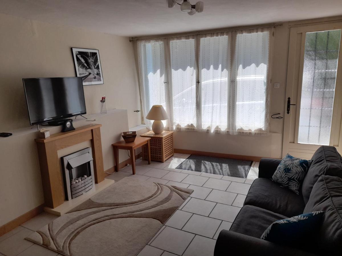 Maison En Ville Avec Terrasse Ensoleillee Et Wi-Fi Magnac-Laval Εξωτερικό φωτογραφία