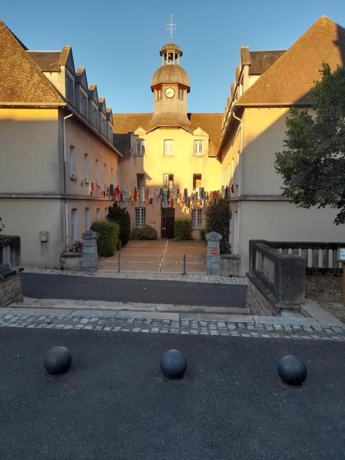 Maison En Ville Avec Terrasse Ensoleillee Et Wi-Fi Magnac-Laval Εξωτερικό φωτογραφία