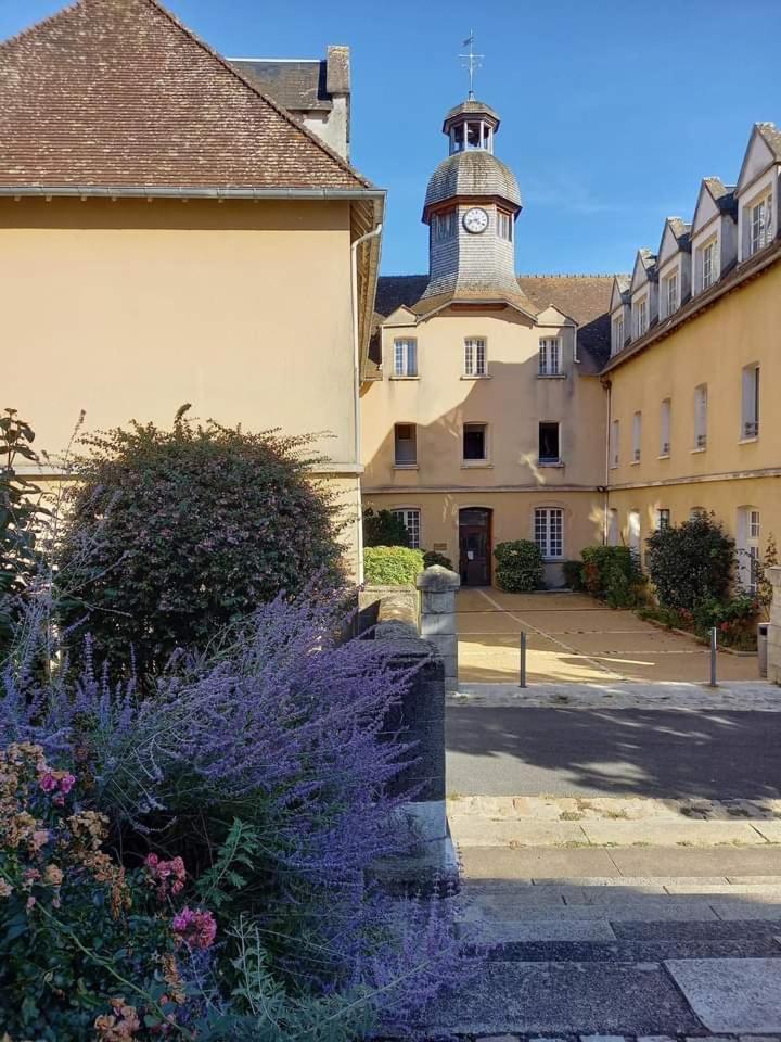 Maison En Ville Avec Terrasse Ensoleillee Et Wi-Fi Magnac-Laval Εξωτερικό φωτογραφία